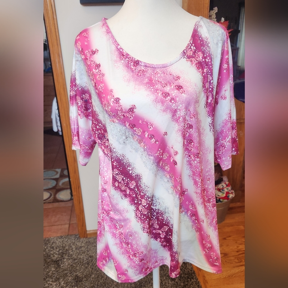 Marble Print V Neck T-Shirt